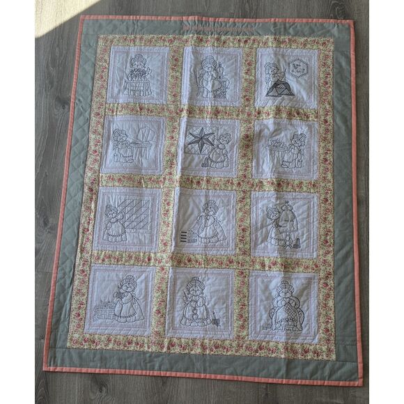 Sweet " Little Quilting Lady " Machine Embroidered Squares  On A Quilt 47x37" - Picture 1 of 16